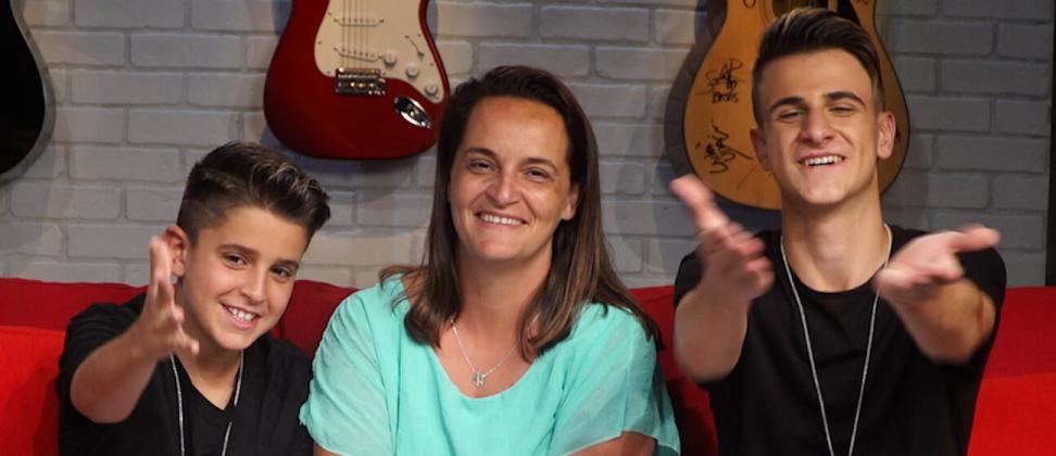 Como Se Llama La Mama De Adexe Y Nau